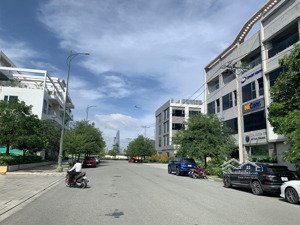 kẹt tiền bán gấp nhà phố cao cấp lakeview thủ thiêm q2, dt 5 x 20m tặng 100m2 hầm rẻ hơn thị trường