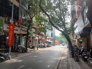 bán gấp nhà 3 tầng mặt phố nghĩa tân - cầu giấy. 2 mặt tiền trước sau. 77m2 - mt: 4,7m. kd sầm uất