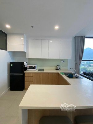 bán căn 65m view biển giá 3.4 tỷ, căn đông nam tầng cao 4.150 tỷ , 1pn 2.250 tỷ 