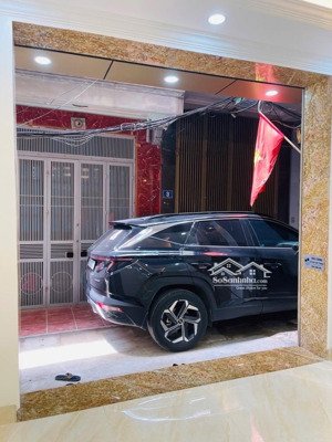 bán gấp nhà dương văn bé. vị trí cực đẹp diện tích 40m 6 tầng thang máy. 13.4tỷ.