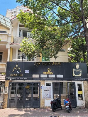 bán nhà góc 2mt trục cao đức lân trung tâm an phú quận 2,dt 8x20m,hầm 4 tầng gía nhanh 35.5 tỷ tl