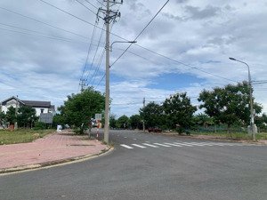 cần bán lô đất nền liền kề 150m2 (6*25m2) - giá chỉ 2tỷ430 - cách hội an chỉ 3km