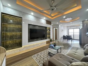 gấp gấp!! nhà tập thể mặt phố nguyên hồng, dt 39/75m, căn góc, thoáng sáng, giá tốt