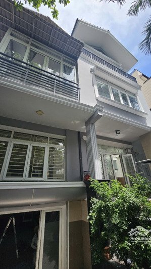 hot hot - villa đường bát nàn 8 phòng ngủ , 15mx18m - 70tr / tháng