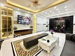 bán nhà 4.5x10m hxh kinh doanh huỳnh văn bánh 5 tầng có thang máy sẵn nội thất