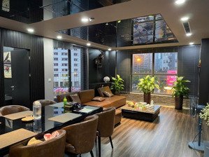 chính chủ cho thuê căn chung cư cao cấp,120m2 có 3 phòng ngủ x 2 vệ sinh tại cầu giấy.full đồ