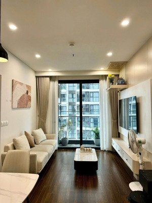 chính chủ bán ch 66m2 ( 2n2w) tại vinhomes west point, phạm hùng, giá-7 tỷ, sẵn sổ, đầy đủ nội thất