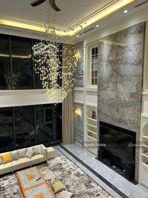 nhà mình bán penthouse 190m2, 4pn 3vs, nội thất làm tỉ mỉ để ở, chung cư the zei. giá 18.5 tỷ