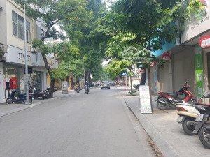 chính chủ cần bán nhà 5t gần 60m2 cạnh chợ hà đông, cuối đường bà triệu-ô tô đỗ gần lhcc 