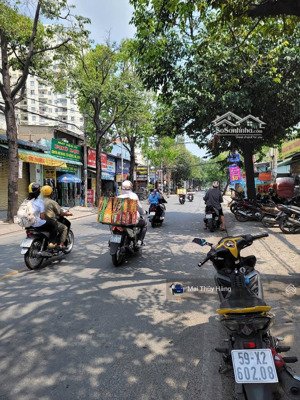 hơn 60tr/m2 nhà cấp 4 ngang 5 vuông vức sát phạm văn đồng hẻm 5m - 129m2 giá 8.8 tỷ - xây cao tầng