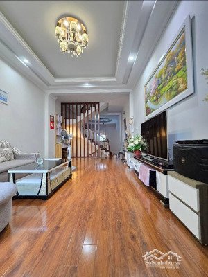 bán nhà trương định , cực hiếm 6m ra oto 2 thoáng vĩnh viễn thang máy sân rộng thoáng sáng. 73.6m2
