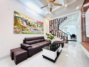 nguyễn khánh toàn lô góc kinh doanh 50m giá 12.5 tỷ