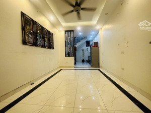 cực rẻ gia quất long biên 30m 5t 6 tỷ gần oto.