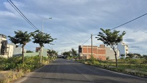 nam hòa xuân, đường 10.5m . lô đất 102.5m sẵn sổ , giá chính chủ 5.220 tỷ . lh 