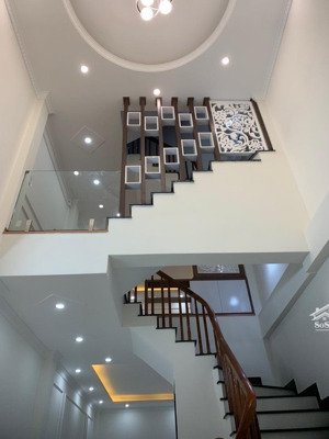 bán gấp nhà ngõ 51 quang tiến cạnh vườn nhật, dt 39m2 x 5 tầng nhỉnh 7 tỷ, ngõ ô tô vf5 lùi đỗ cửa