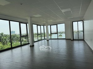 văn phòng nguyên tầng - view đỉnh thoáng lê hồng phong. diện tích 40m2