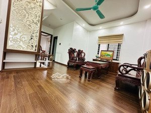 bán gấp căn nhà lô góc cực đẹp hiện đạ di ái hoài đức 39m2 x 5tầng full công năng