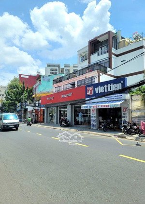 gấp bán chia tàisản, nhà đẹp hxh khu dân trí không gian sống tiện ích cao, 134m2 vuông vực 3 tầng