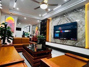 chính chủ bán nhà thọ am liên ninh. dt 52m2, 4t, ô tô vào nhà, tặng full nội thất, giá 6.85 tỷ