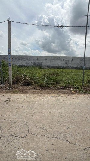 cần bán gấp lô đất tại mỹ hạnh nam đức hòa long an. dt 170m2. shr. giá 1 tỷ