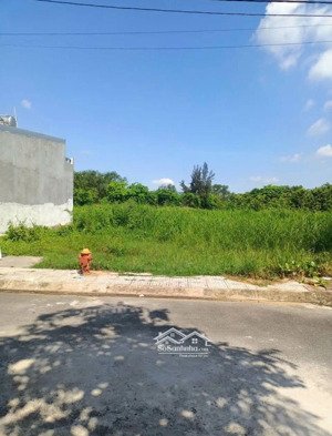 chủ đang ngộp cần bán gấp lô đất 90m2 giá 2tỷ050. phù cho anh chị đang đầu tư và kinh doanh.