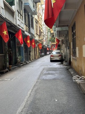 bán nhà ngõ thông, ô tô vào nhà phạm tuấn tài, cầu giấy- 56 m2 x 5t thang máy, mt 4,8 m - 22 tỷ.