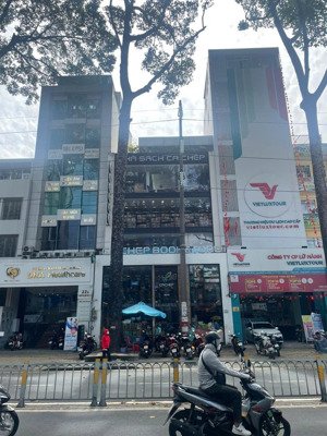 chính chủ cho thuê nhà mặt tiền 223 nguyễn thị minh khai, q1 - gần bệnh viện từ dũ