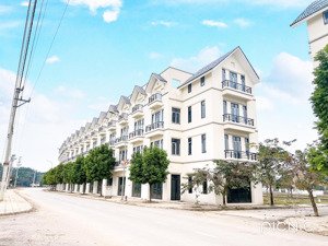 chính chủ bán nhà 4 tầng ngay chợ hưng hoá, giá chỉ 2,88 tỷ bao sang tên. liên hệ 