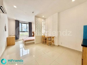 siêu phẩm studio rộng 40m2 full nội thất cửa sổ lớn sát cầu nguyễn văn cừ