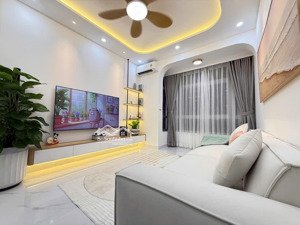 bán căn hộ sky garden 1, phú mỹ hưng, tp.hcm, nhà đẹp . xem nhà lh linh