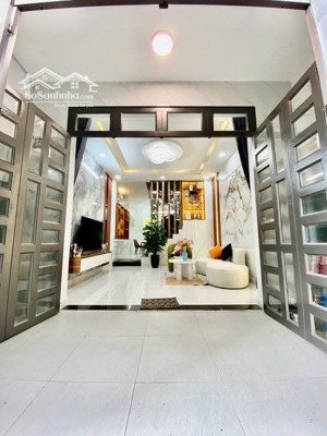 bán nr 65m2/2tỷ250, trường thạnh, q9. hiện đang cho thuê 20triệu 1tháng. ( chủ cần bán gấp)