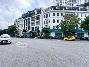 bán nhà 8 tầng 2 mặt thoáng phố hồng tiến, vị trí đẹp kinh doanh cực kỳ thuận tiện đỗ xe
