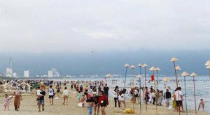 nhà mặt tiền tôn thất đạm - 180m2 - ngang 9m - 3 tầng - sát biển nguyễn tất thành - giá 33.5 tỷ