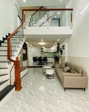 cho thuê nhà nguyên căn mặt tiền trần bình trọng p.5, bình thạnh, giá cực rẻ