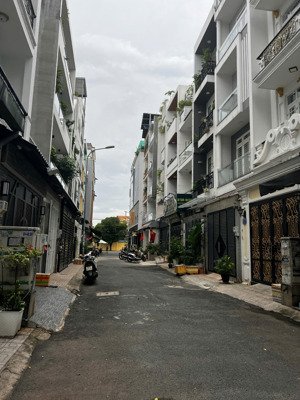 bán nhà hẻm vip 57 tô hiệu(4x15m 5pn, đúc 3 lầu mới tiện vào ở, làm văn phòng) giá 8.8 tỷ còn tl