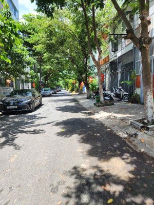 lô đôi dt 200m ngang 10m khuê trung thích hợp xây căn hộ