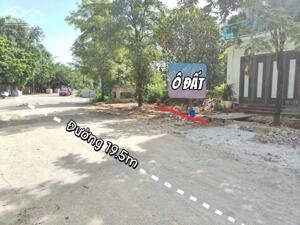 Bán đất mặt đường Quang Trung, Vĩnh yên, Vĩnh Phúc. Giá 2,65 tỷ. LH: 098.991.6263