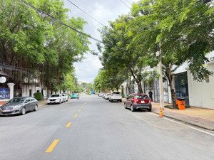 bán nhà mặt tiền cao đức lân 11x20m vị trí đắc địa giá 55 tỷ