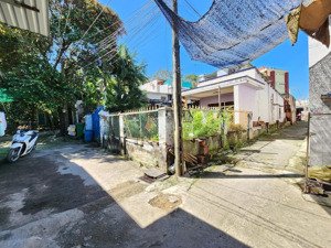 bán căn góc cấp 4 (10.6x26.6m), hẻm châu thới p. bình an kế trường và chợ