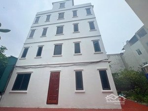 chính chủ cần bán nhà gấp tại tây mỗ, lô góc, sân vui chơi 200m2, dt 45m2 xây 5 tầng giá bán 6 tỷ x