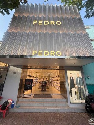 siêu vị trí, chủ cần bán nhà mặt tiền đường lê văn sỹ p.14 q.3. dt:6,8x20m giá 69 tỷ. hđt:170tr/th