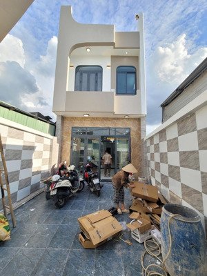 bán nhà có phòng ngủ dưới cách bigc 500m