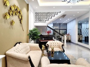 bán nhà ngô gia tự, long biên: 32m2, 5 tầng, 5.3 tỷ, lô góc, sát phố, full đồ, ở ngay, 