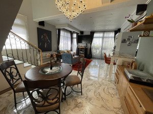 căn hộ penthouse star hill, phú mỹ hưng, 242m2, bán 18.5 tỷ lh: nhân