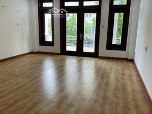 cho thuê nhà nguyên căn mặt tiền kdc trung sơn. diện tích 5x20m trệt 3 lầu. 7p, 6wc. giá 50 triệu