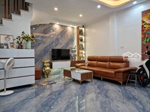 bán nhà ngọc lâm, long biên: 35m2, 5 tầng, 7.45 tỷ, ngõ nông, ô tô tránh, full đồ, 