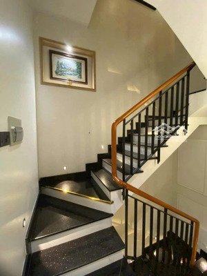 mtkd đường trường chinh -nguyễn hồng đào p14 tb,dt:4x20m 5 tầng giá 17,8 tỷ tl