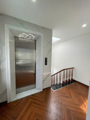 nhà 5 tầng nguyễn văn cừ, chân cầu chương dương- long biên. dt 58m2, gara ô tô, giá 10.75 tỷ