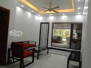 cho thuê nhà nguyên căn phố ngọc thụy ô tô tránh nhà đẹp ở ngay gần cầu long biên, mipec