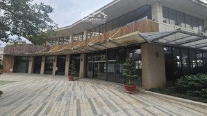 cho thuê 1275 m2 sàn tại đảo kim cương, làm văn phòng , hoặc kinh doanh .